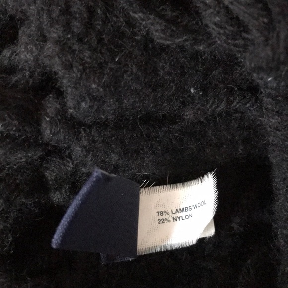 Black GAP cable wool scarf - Picture 6 of 12